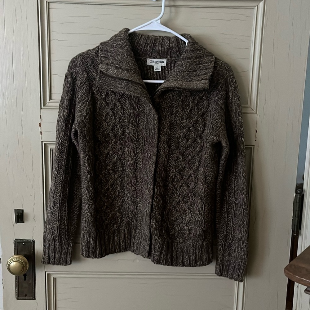 Size small St. John’s Bay sweater.
